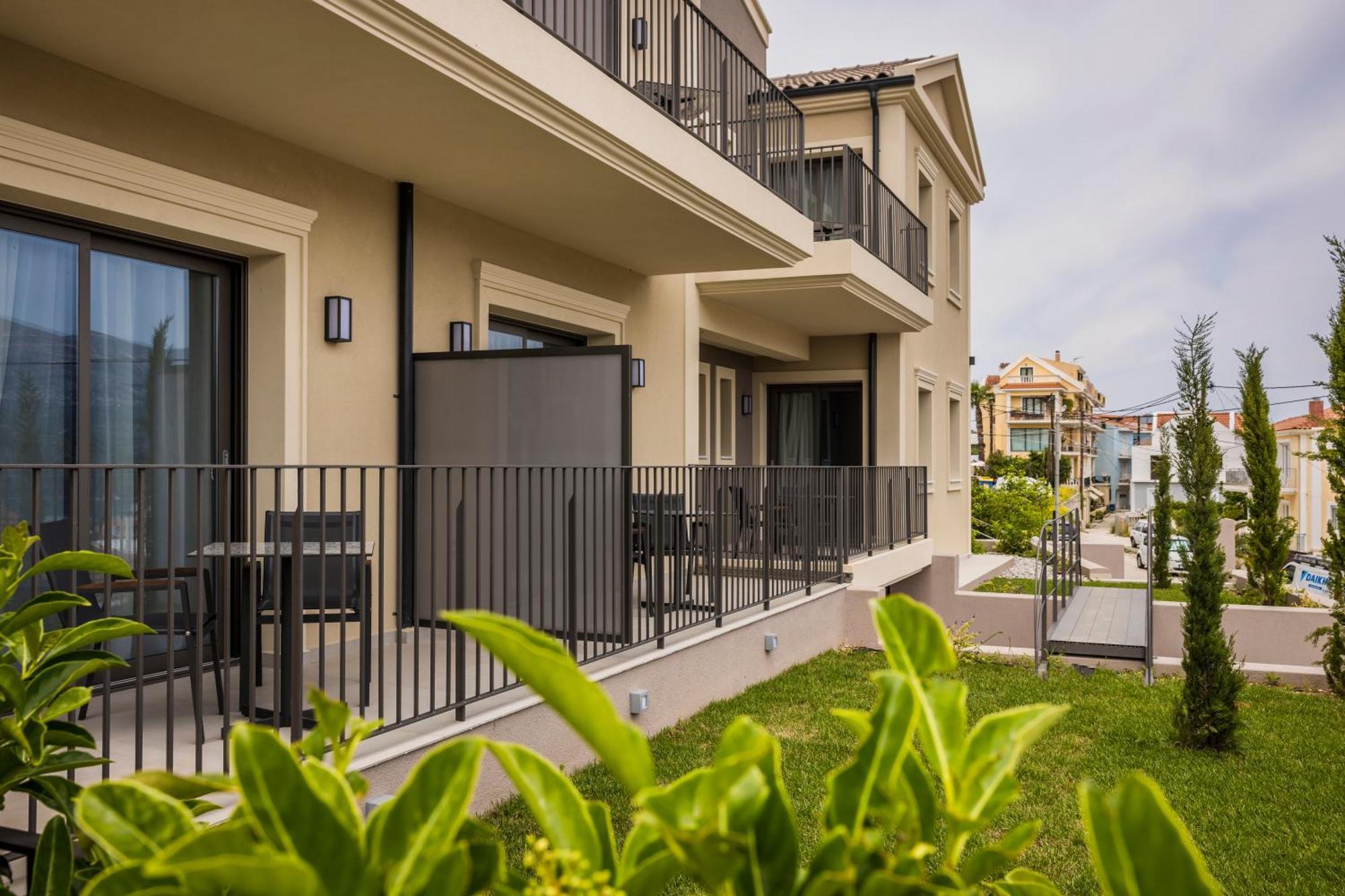 Anthemis Living Aparthotel อาร์กอสโตลี ภายนอก รูปภาพ